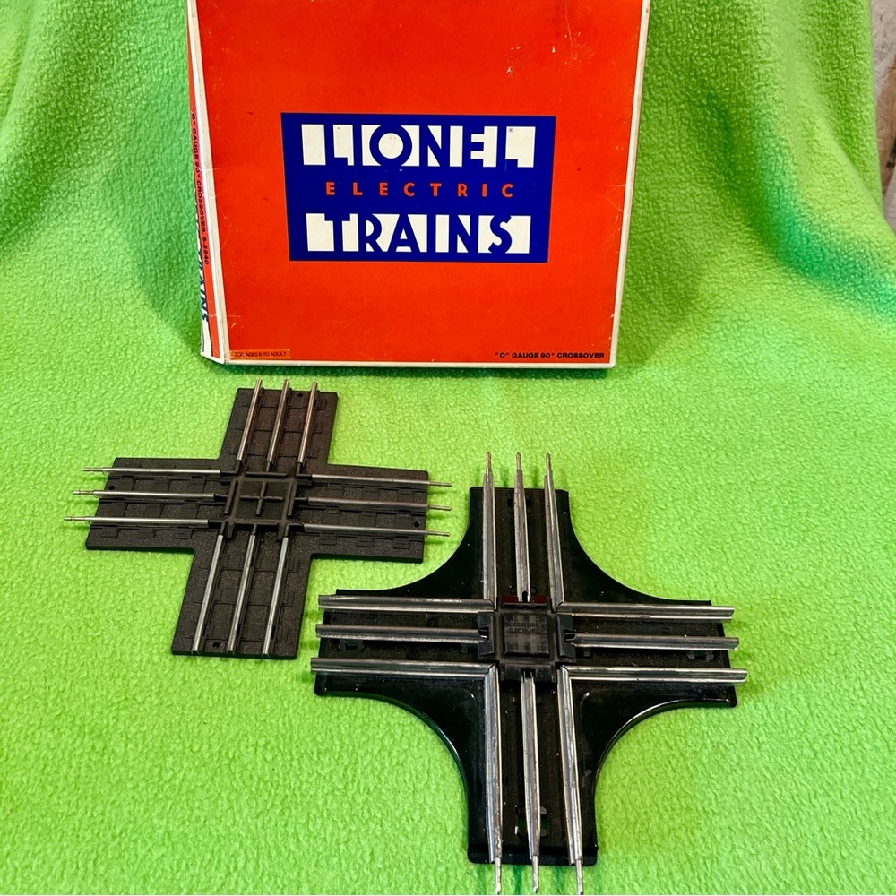 Lionel 90° Crossover Tracks
